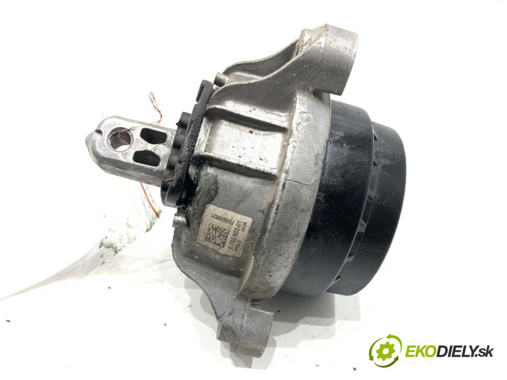 BMW F07 liftback 2013 135 kW 520 d 1995 AirBag motora pravý 6785602