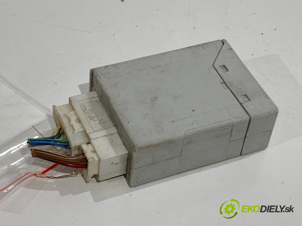 BMW F07 liftback 2013 135 kW 520 d 1995 Modul ťažného oka 6856980 (Riadiaca jednotka ostatné)