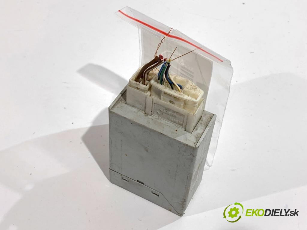 BMW F07 liftback 2013 135 kW 520 d 1995 Modul ťažného oka 6856980 (Riadiaca jednotka ostatné)