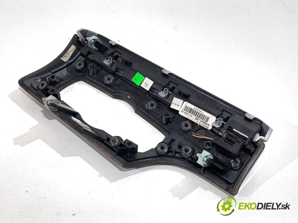 BMW F07 liftback 2013 135 kW 520 d 1995 lišty kryt 9185181 9189064 (Lišta)