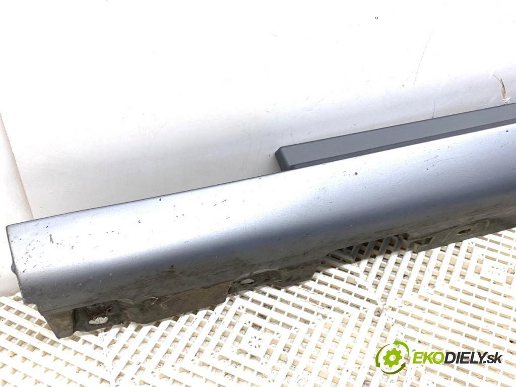 BMW F07 liftback 2013 135 kW 520 d 1995 Lišta prahová ľavy
