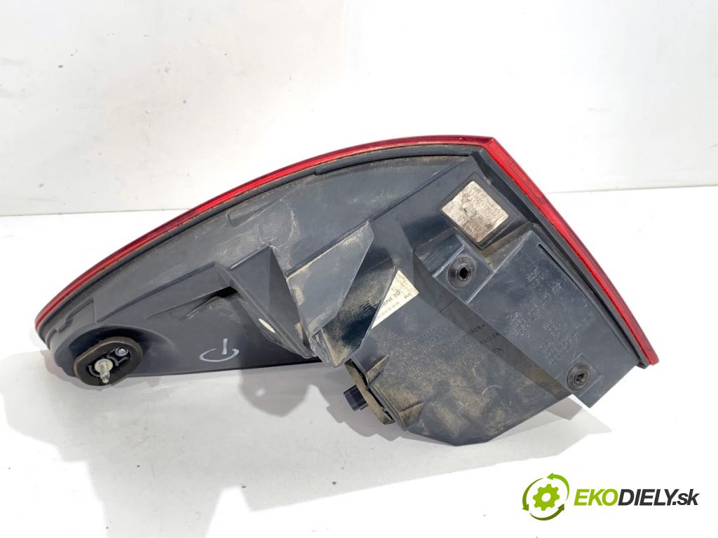 BMW F07 liftback 2013 135 kW 520 d 1995 Svetlo pravy zad