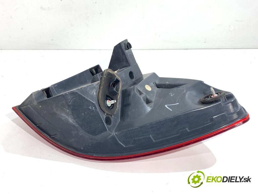 BMW F07 liftback 2013 135 kW 520 d 1995 Svetlo ľavy zad 89089345