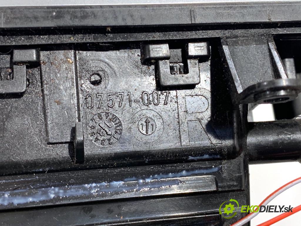 BMW F07 liftback 2013 135 kW 520 d 1995 Mriežky kúrenia predný 16828110