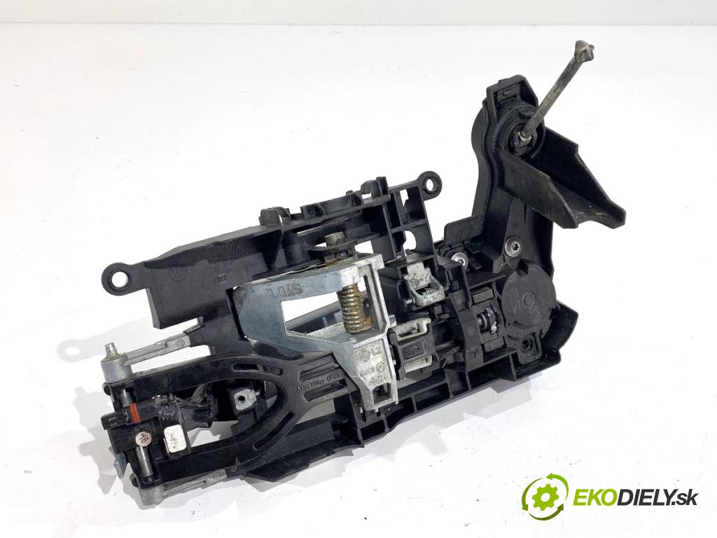 BMW F07 liftback 2013 135 kW 520 d 1995 Kľučka vonkajšia ľavy predný 7197805