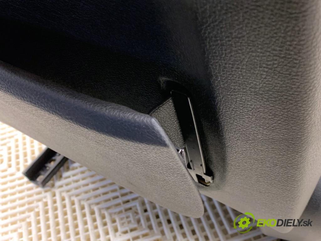 BMW F07 liftback 2013 135 kW 520 d 1995 Sedadlo pravy predný