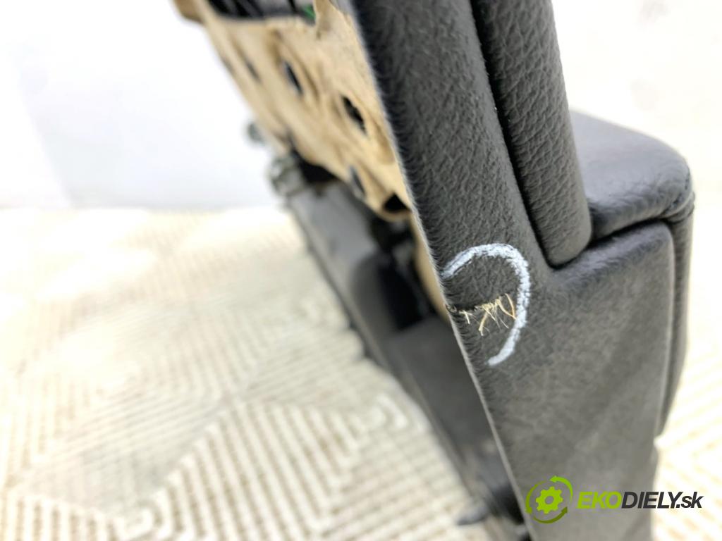 BMW F07 liftback 2013 135 kW 520 d 1995 čalúnenie Dvere ľavy predný