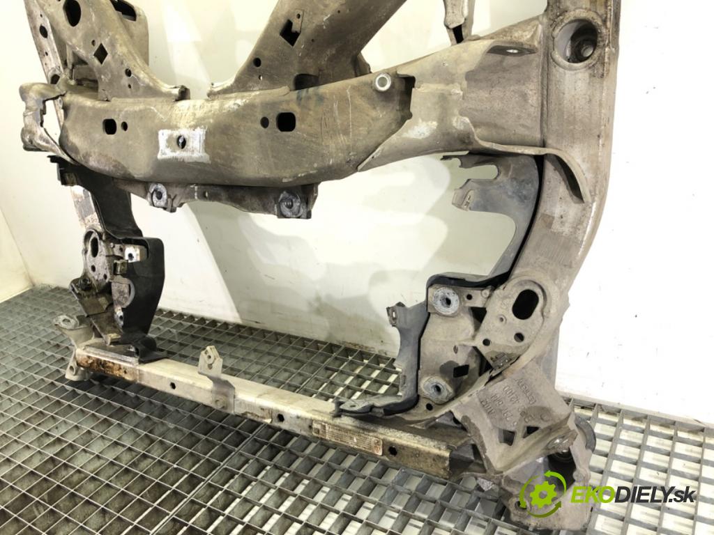 BMW F07 liftback 2013 135 kW 520 d 1995 výztuha pod motor 6797644 (Přední výztuha)