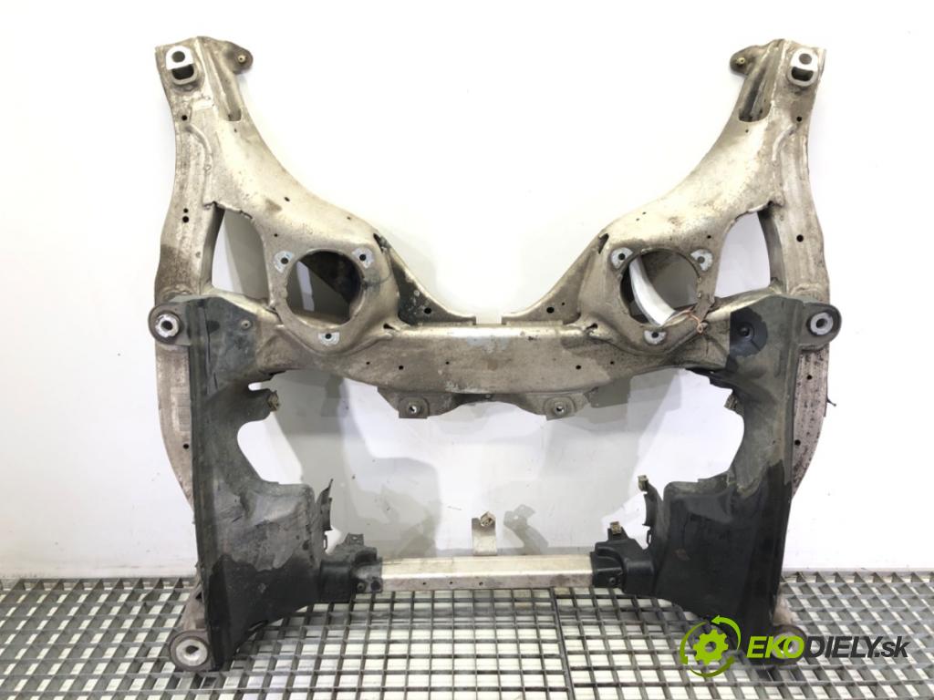 BMW F07 liftback 2013 135 kW 520 d 1995 výztuha pod motor 6797644 (Přední výztuha)