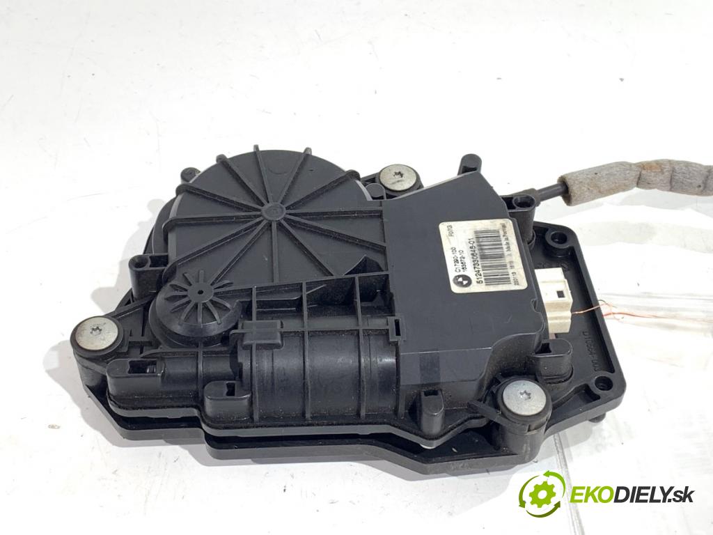 BMW F07 liftback 2013 135 kW 520 d 1995 doťah dverí zad 7330648