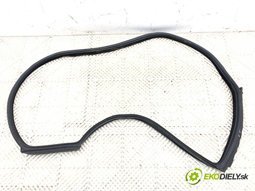 BMW F07 liftback 2013 135 kW 520 d 1995 těsnění dveře zadní část levá strana  (Karoserie ostatní)