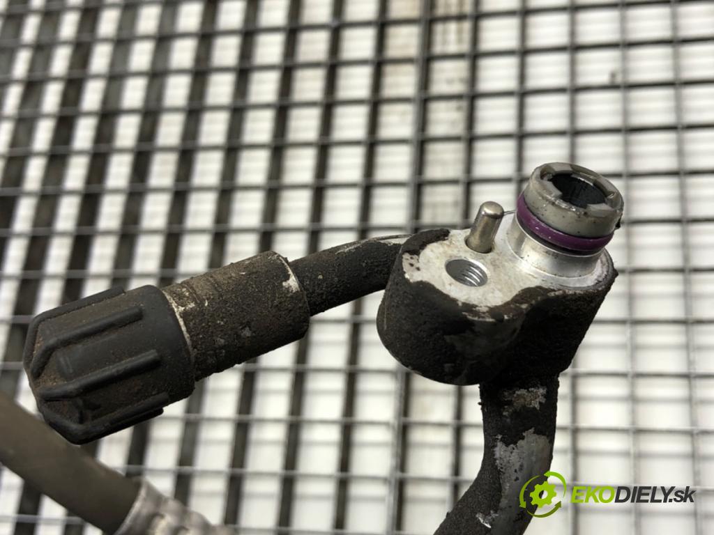 BMW F07 liftback 2013 135 kW 520 d 1995 rúrka klimatizace  (Trubka klimatizace)