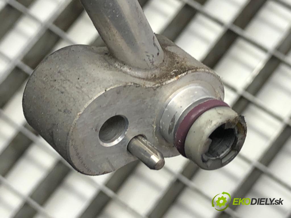 BMW F07 liftback 2013 135 kW 520 d 1995 rúrka klimatizace 9120003 (Trubka klimatizace)