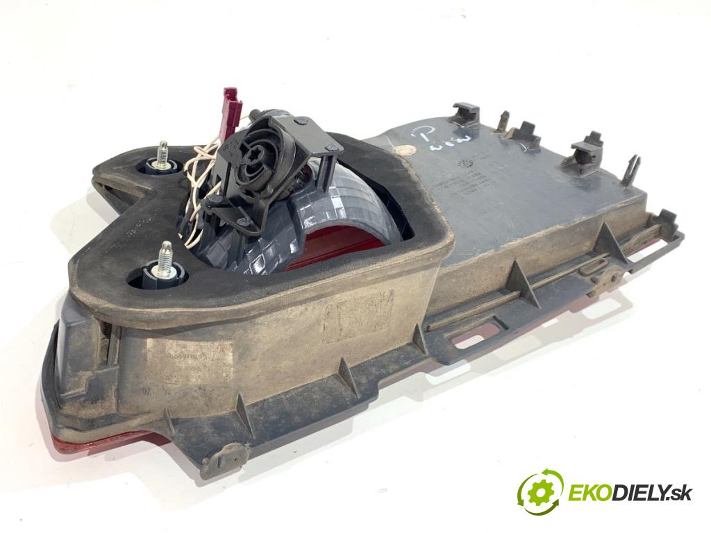 BMW F07 liftback 2013 135 kW 520 d 1995 světlo zadní část pravá vnitřní  (Klika dveří ostatní)