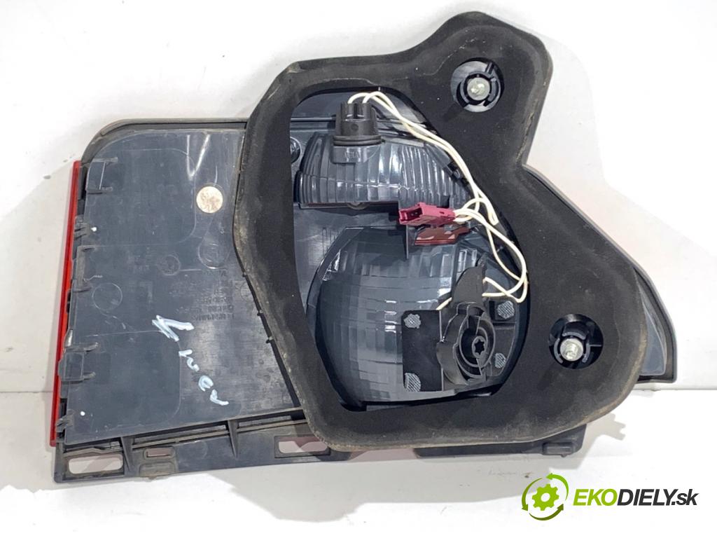 BMW F07 liftback 2013 135 kW 520 d 1995 Svetlo zad ľavá strana vnútorná (Kľučka dverí ostatné)