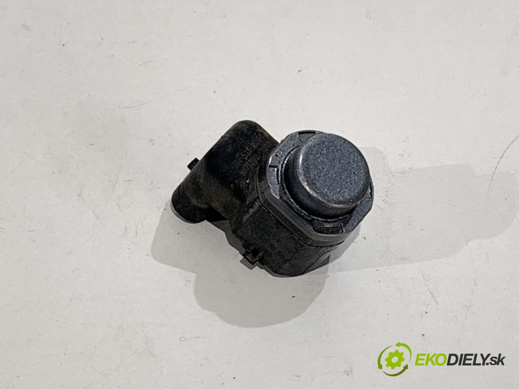 BMW F07 liftback 2013 135 kW 520 d 1995 snímač PDC 9270497