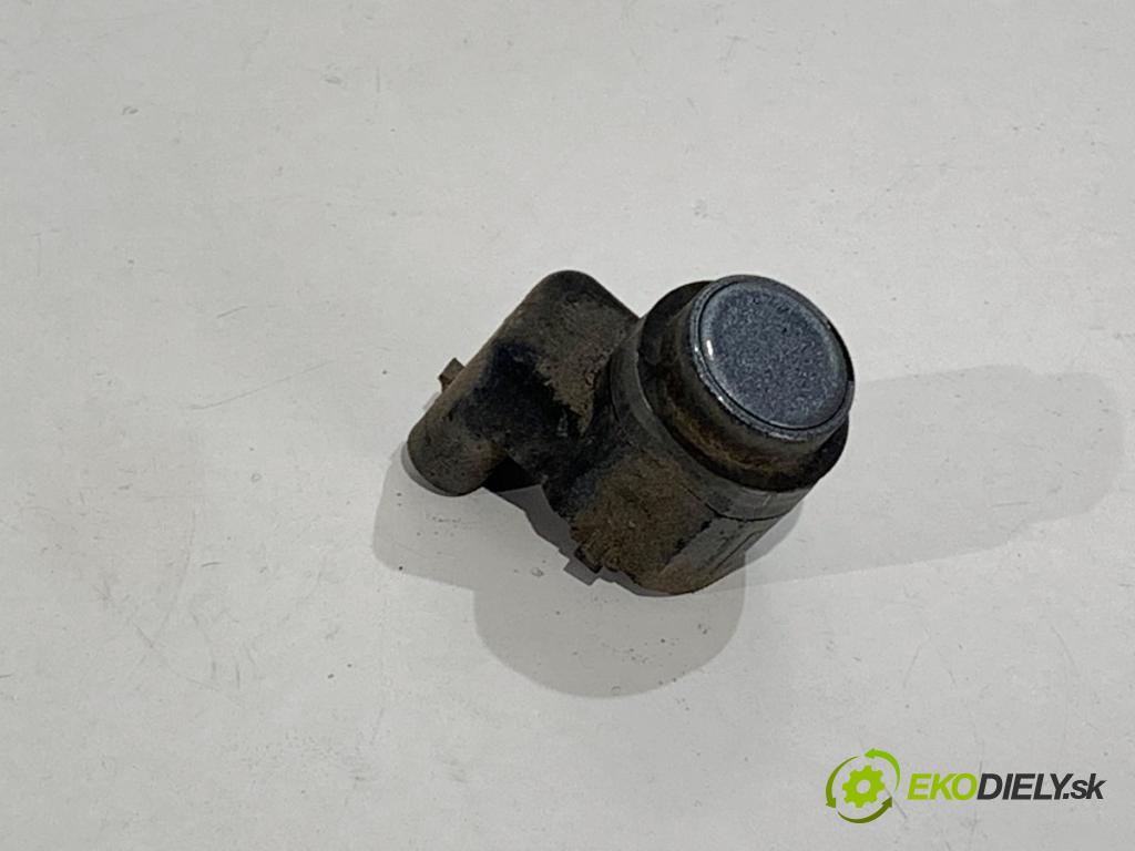 BMW F07 liftback 2013 135 kW 520 d 1995 snímač PDC 9270497
