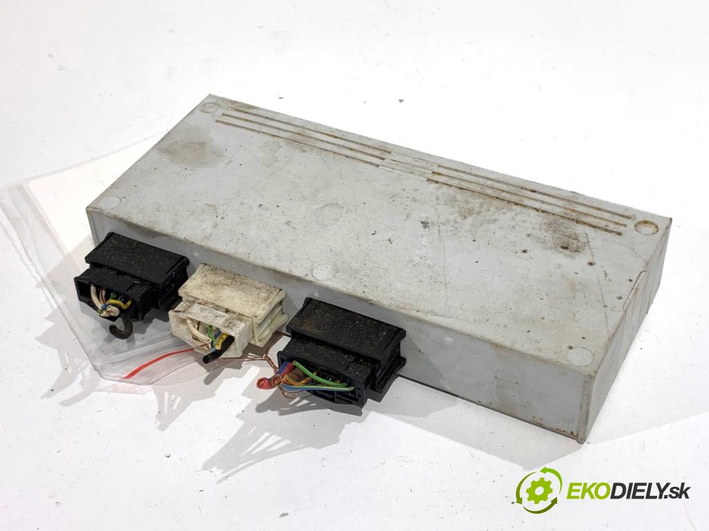 BMW F07 liftback 2013 135 kW 520 d 1995 modul dveří 7327886