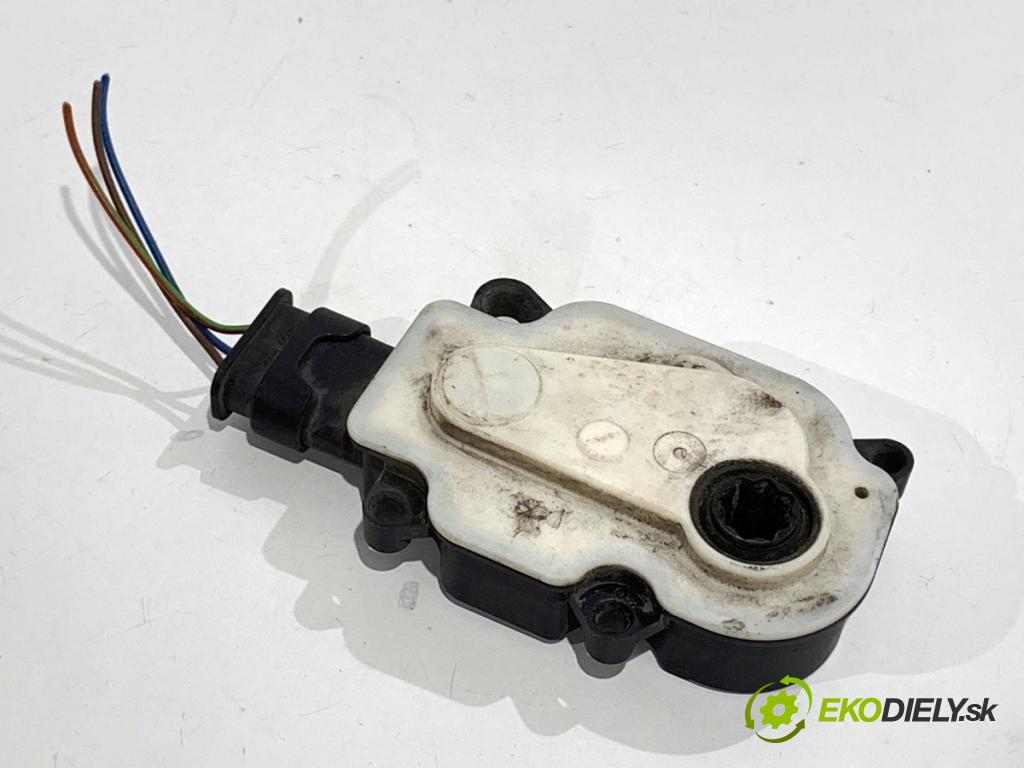 BMW F07 liftback 2013 135 kW 520 d 1995 motorek rolety ŻALUZIJE: 6466R151