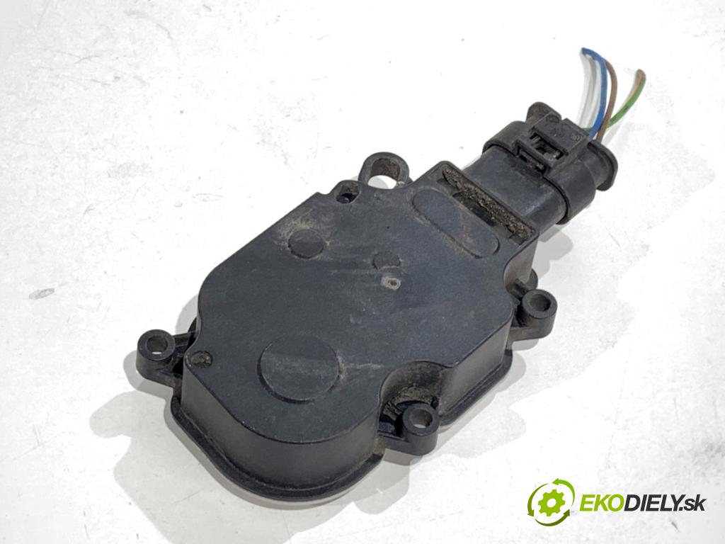 BMW F07 liftback 2013 135 kW 520 d 1995 motorek rolety ŻALUZIJE: 6466R151