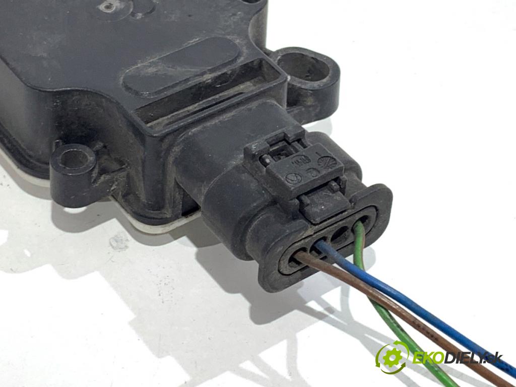 BMW F07 liftback 2013 135 kW 520 d 1995 motorek rolety ŻALUZIJE: 6466R151