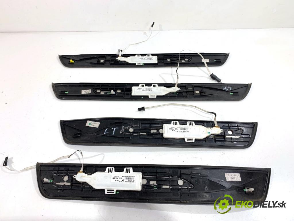 BMW F07 liftback 2013 135 kW 520 d 1995 lišty gumy pedálu PROGOWE LED 7193470