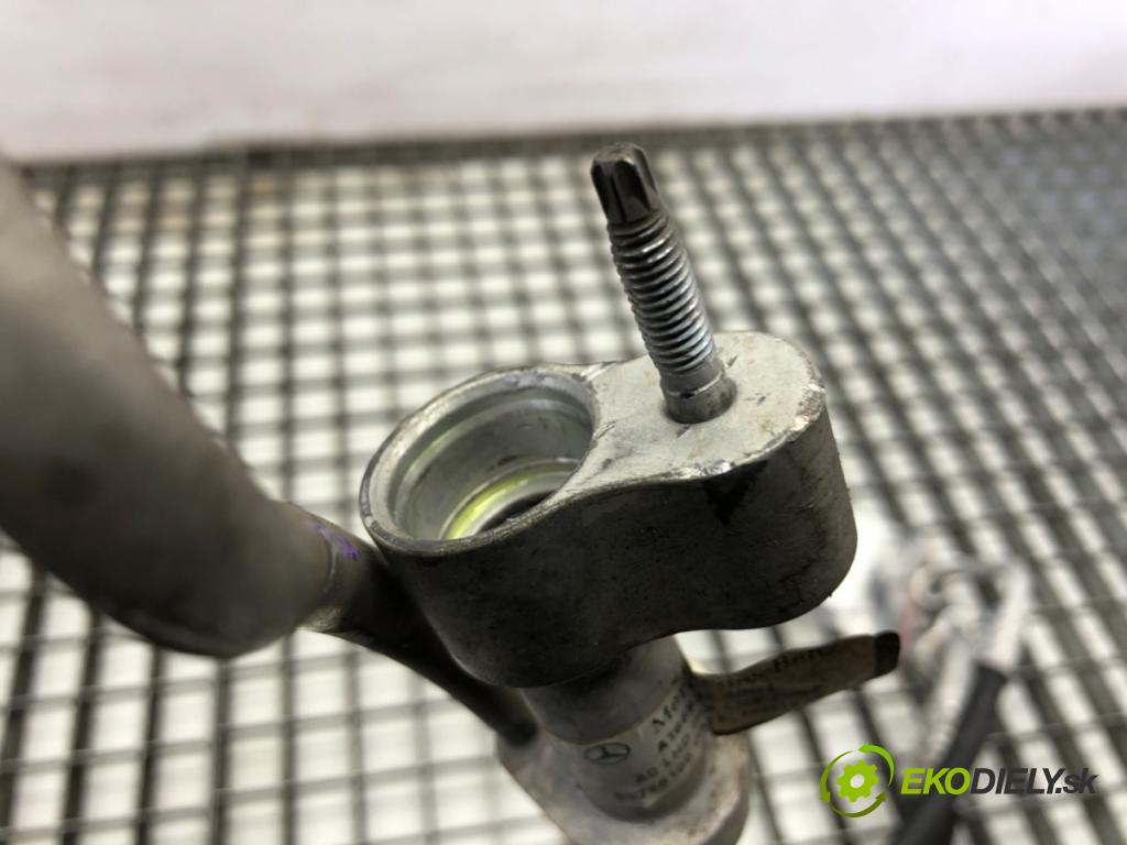 MERCEDES-BENZ GLE SUV 2018 190 kW 350 d 4-matic (166.024) 2987 rúrka klimatizace A1668304001 (Trubka klimatizace)