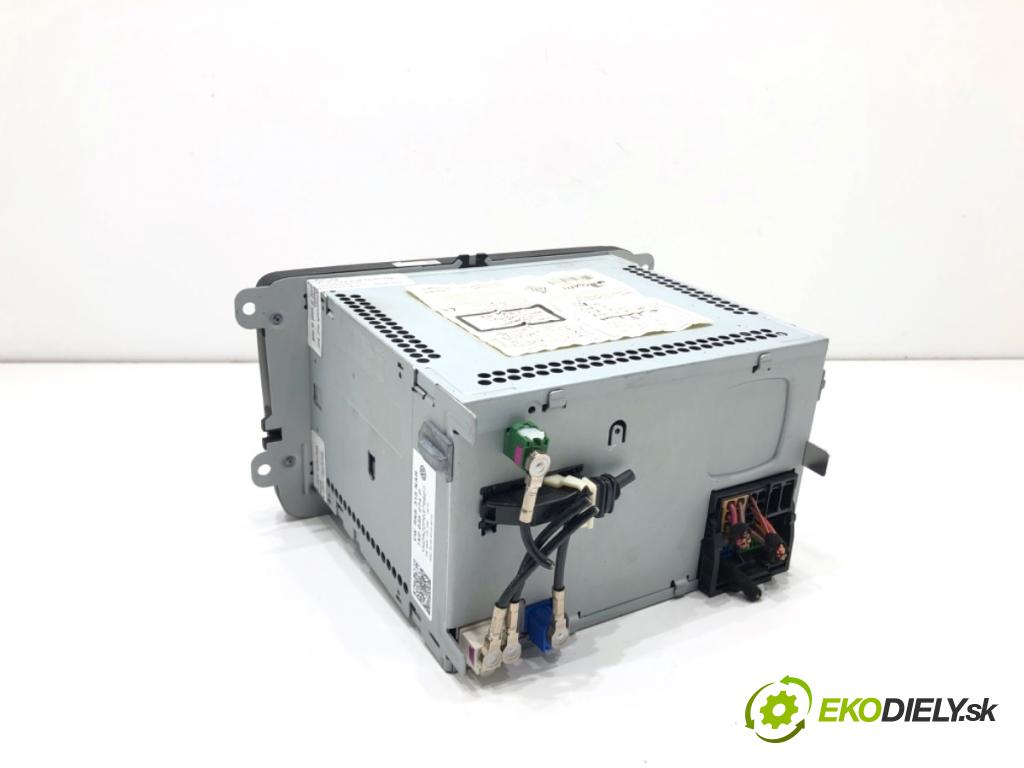 VW PASSAT B7 sedan 2015 125 kW 1.8 TSI 1798 RADIO Navigácia 1K0035274P (Audio zariadenie)