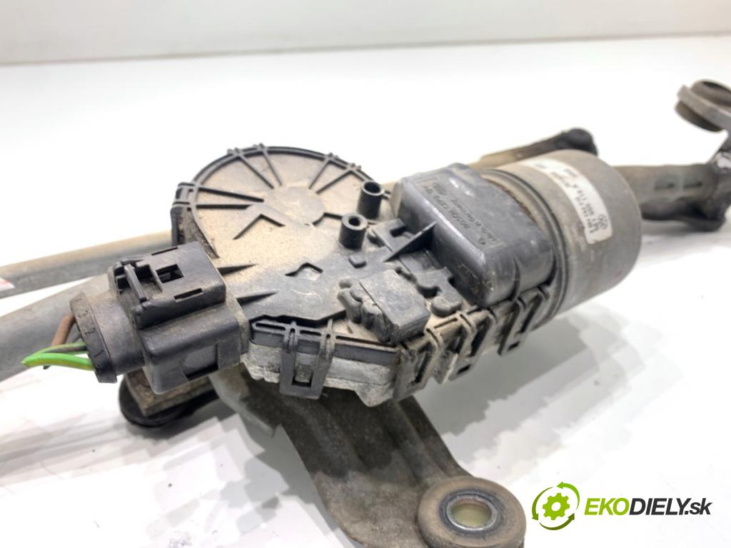 VW PASSAT B7 sedan 2015 125 kW 1.8 TSI 1798 Mechanizmus stieračov predný 561955119A (Motorček stieračov predný)