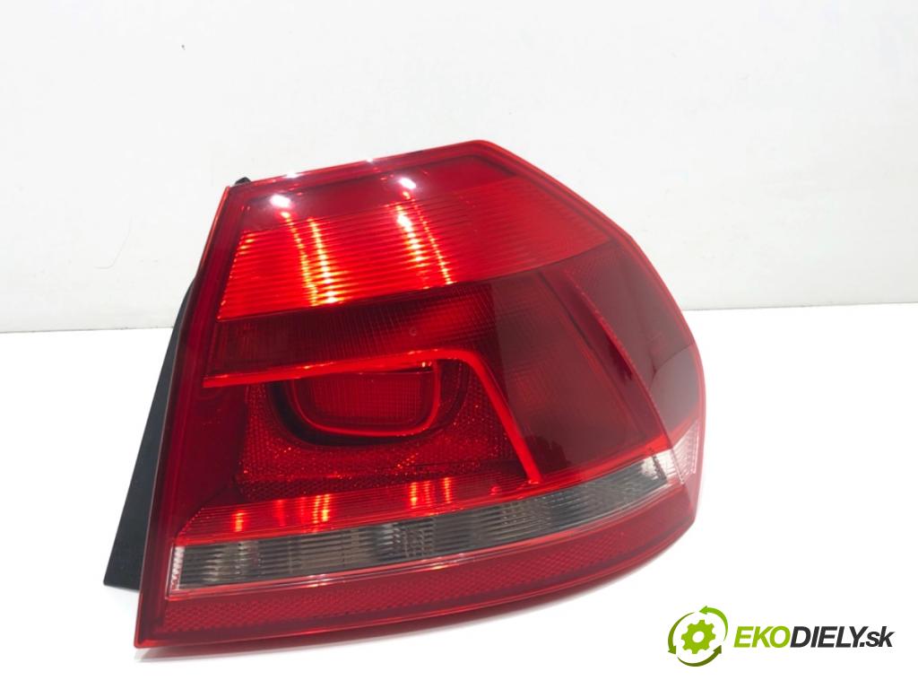 VW PASSAT B7 sedan 2015 125 kW 1.8 TSI 1798 Svetlo pravy zad 561945096H