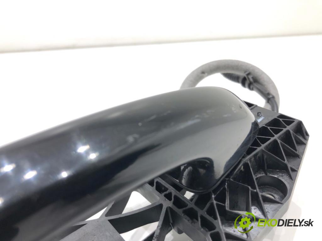 VW PASSAT B7 sedan 2015 125 kW 1.8 TSI 1798 Kľučka vonkajšia pravy predný 5N0837885H