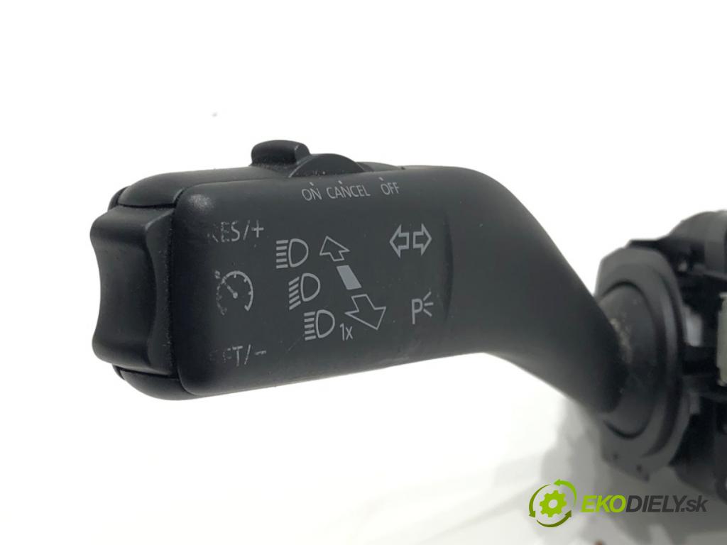 VW PASSAT B7 sedan 2015 125 kW 1.8 TSI 1798 Prepínač kombinovaný 1K5953502K 1K5953521BR (Prepínacie páčky pod volantom)