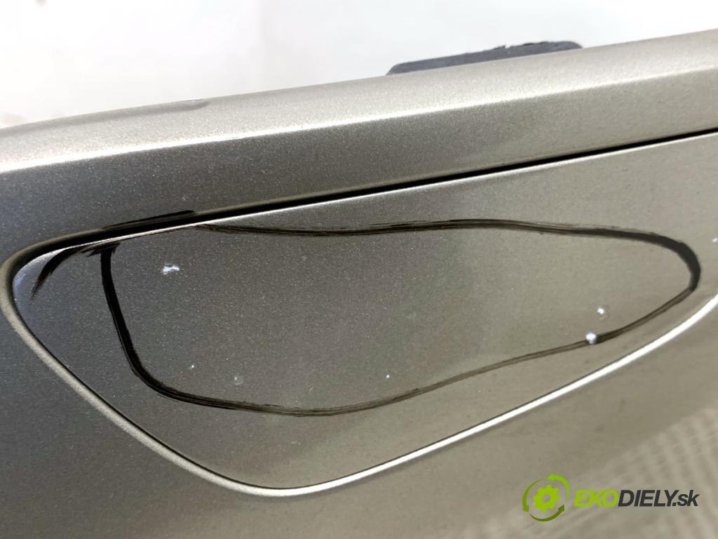 AUDI A8 D4 sedan 2011 258 kW 4.2 TDI quattro 4134 Nárazník predný (Kľučka dverí ostatné)