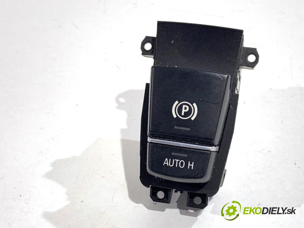 BMW F07 liftback 2013 135 kW 520 d 1995 Spínač brzdy ručnej brzdy 9159997 (Prepínacie páčky pod volantom)