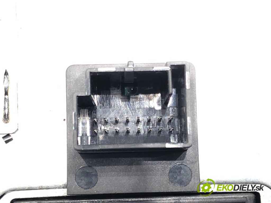 VW PASSAT B7 sedan 2015 125 kW 1.8 TSI 1798 blokáda volantu 5K0905861C (Riadenie ostatné)