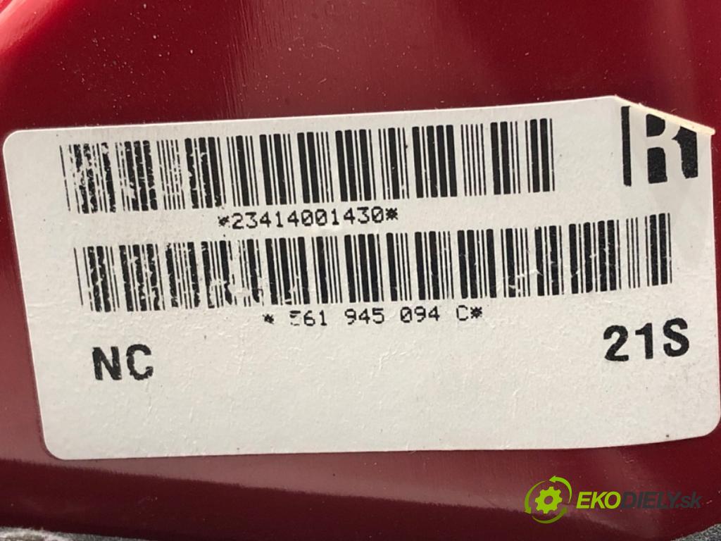 VW PASSAT B7 sedan 2015 125 kW 1.8 TSI 1798 Svetlo zad pravá vnútorná 561945094C (Kľučka dverí ostatné)