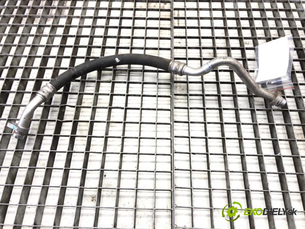 NISSAN QASHQAI J11 SUV 2015 85 kW 1.2 DIG-T 1197 rúrka klimatizace 924804ED0B (Trubka klimatizace)