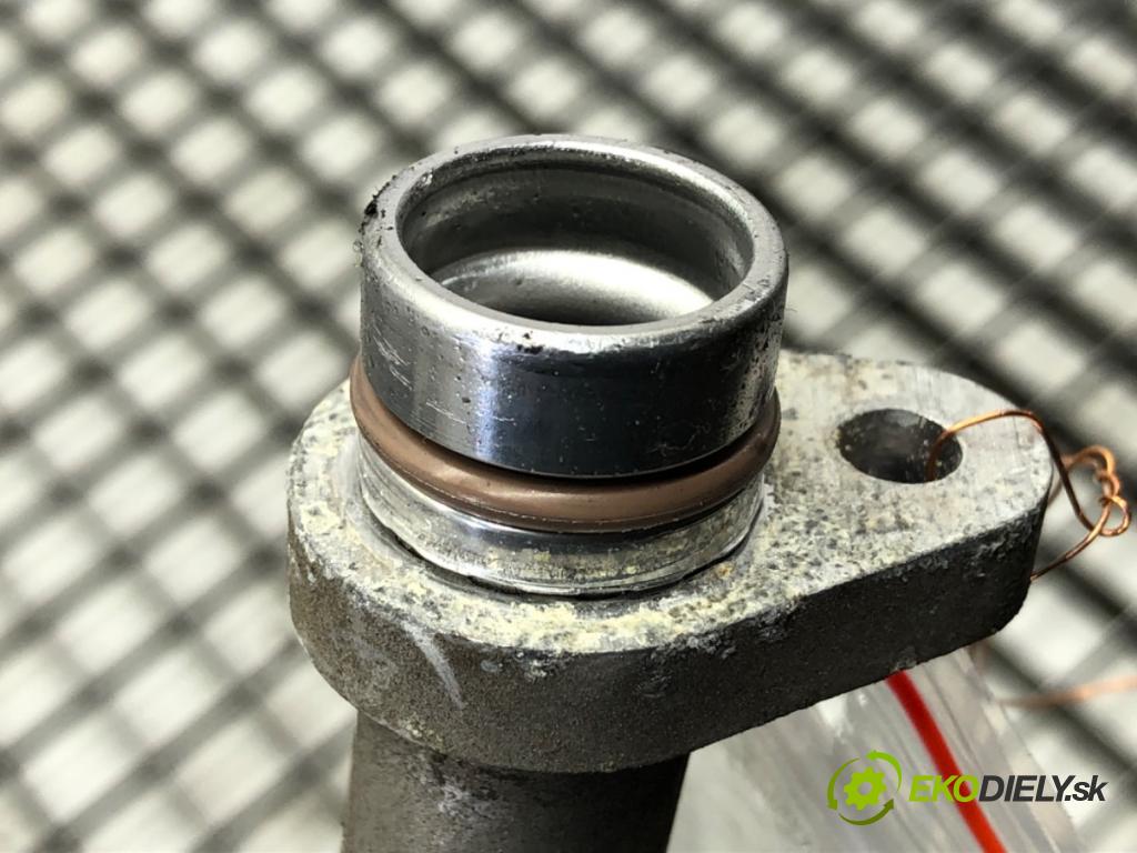 NISSAN QASHQAI J11 SUV 2015 85 kW 1.2 DIG-T 1197 rúrka klimatizace 924804ED0B (Trubka klimatizace)