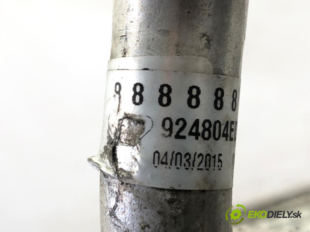 NISSAN QASHQAI J11 SUV 2015 85 kW 1.2 DIG-T 1197 rúrka klimatizace 924804ED0B (Trubka klimatizace)