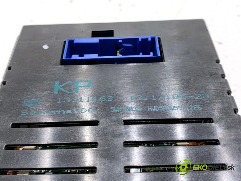 OPEL ZAFIRA B nadwozie wielkoprzestrzenne (MPV) 2006 88 kW 1.9 CDTI (M75) 1910 Dislpej 13111163 (Prístrojová doska)