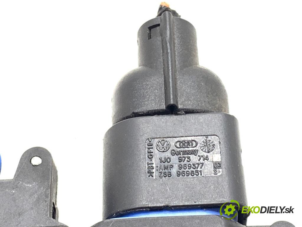 VW GOLF V liftback 2004 77 kW 1.9 TDI 1896 zámok Dvere ľavy zad