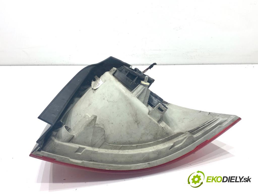 VW GOLF V liftback 2004 77 kW 1.9 TDI 1896 Svetlo ľavy zad 1K6945095G