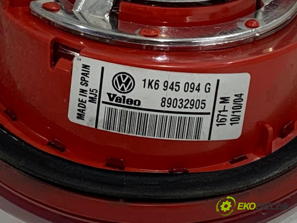 VW GOLF V liftback 2004 77 kW 1.9 TDI 1896 světlo zadní část pravá vnitřní 1K6945094G (Klika dveří ostatní)