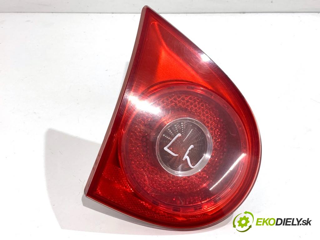 VW GOLF V liftback 2004 77 kW 1.9 TDI 1896 světlo zadní část levá strana vnitřní 1K6945093G (Klika dveří ostatní)