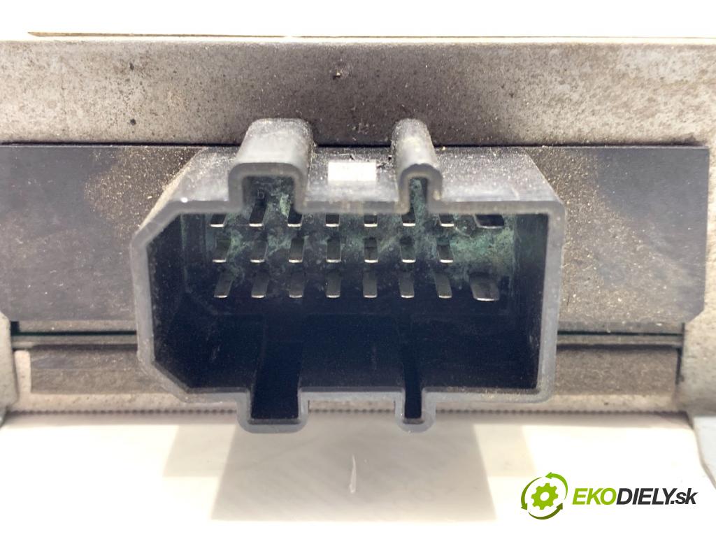 AUDI A4 B7 Kombi 2005 103 kW 2.0 TDI 1968 Zosilňovač 8E9035223 (Zosilňovač)