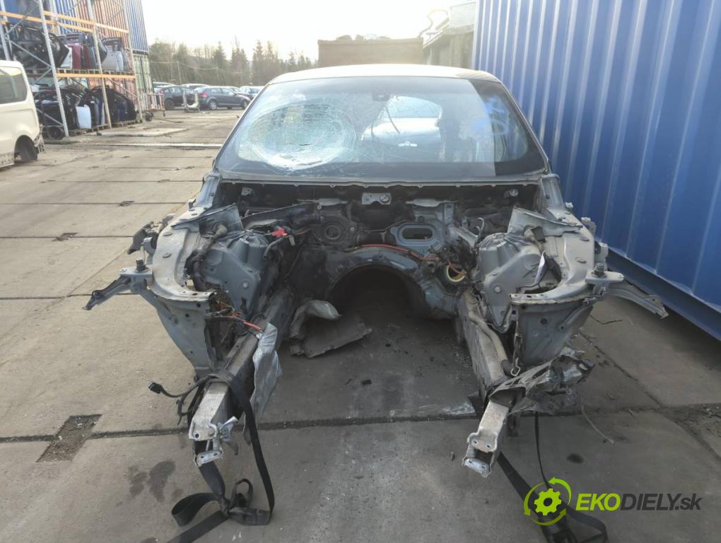 BMW F07 liftback 2013 135 kW 520 d 1995 KAROSERIA ČTVRŤÁK blatník zadní část levý pravý práh střecha PODŁUŻNICA levý pravý