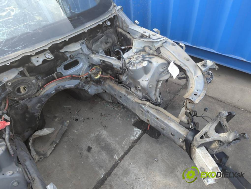 BMW F07 liftback 2013 135 kW 520 d 1995 KAROSERIA ČTVRŤÁK blatník zadní část levý pravý práh střecha PODŁUŻNICA levý pravý