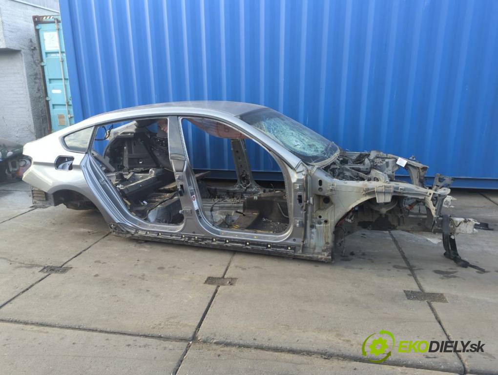BMW F07 liftback 2013 135 kW 520 d 1995 KAROSERIA ČTVRŤÁK blatník zadní část levý pravý práh střecha PODŁUŻNICA levý pravý