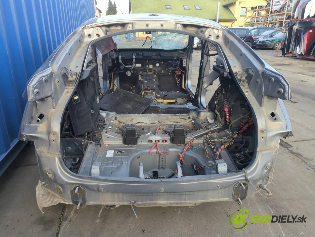 BMW F07 liftback 2013 135 kW 520 d 1995 KAROSERIA ČTVRŤÁK blatník zadní část levý pravý práh střecha PODŁUŻNICA levý pravý