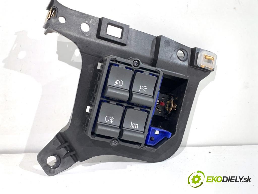 ALFA ROMEO 159 sedan 2006 110 kW 1.9 JTDM 16V (939AXC1B, 939AXC12) 1910 Spínač svetiel hmlových 156056255 (Prepínacie páčky pod volantom)